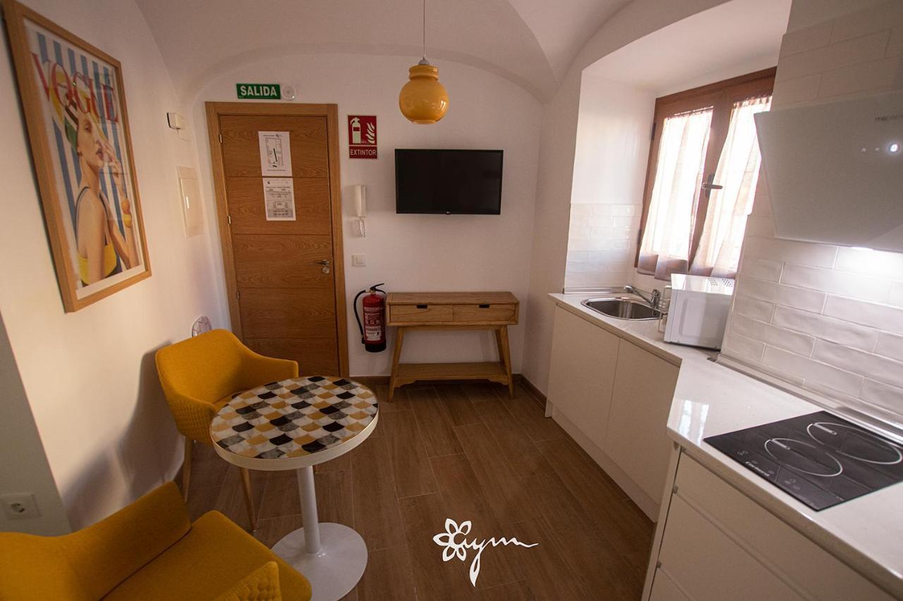 Apartamentos Turisticos Abrilymarzo Caces Dış mekan fotoğraf
