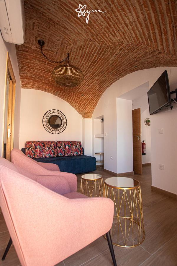 Apartamentos Turisticos Abrilymarzo Caces Dış mekan fotoğraf