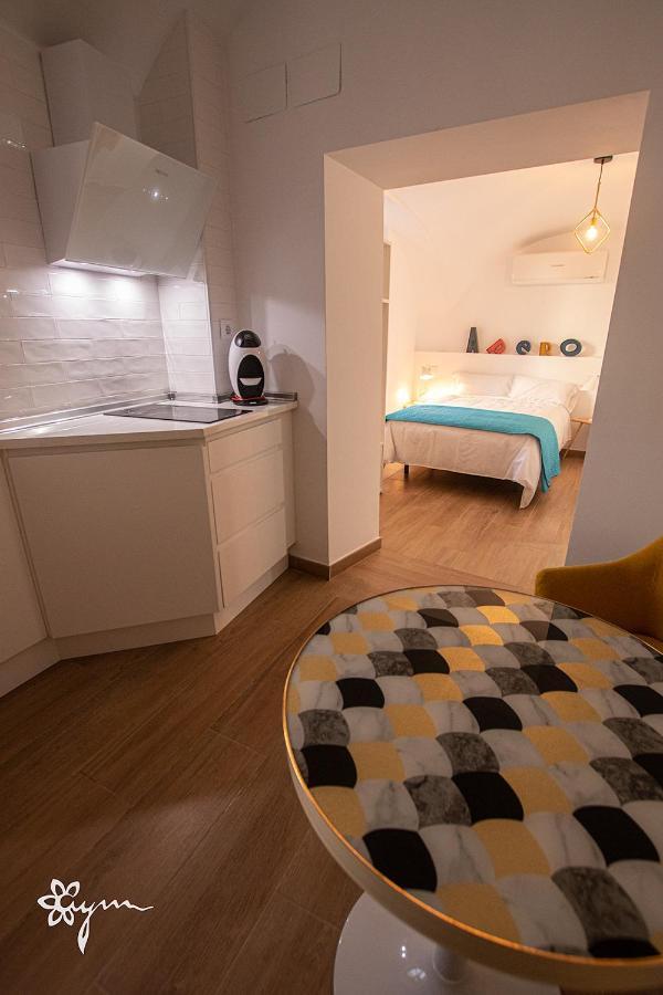 Apartamentos Turisticos Abrilymarzo Caces Dış mekan fotoğraf