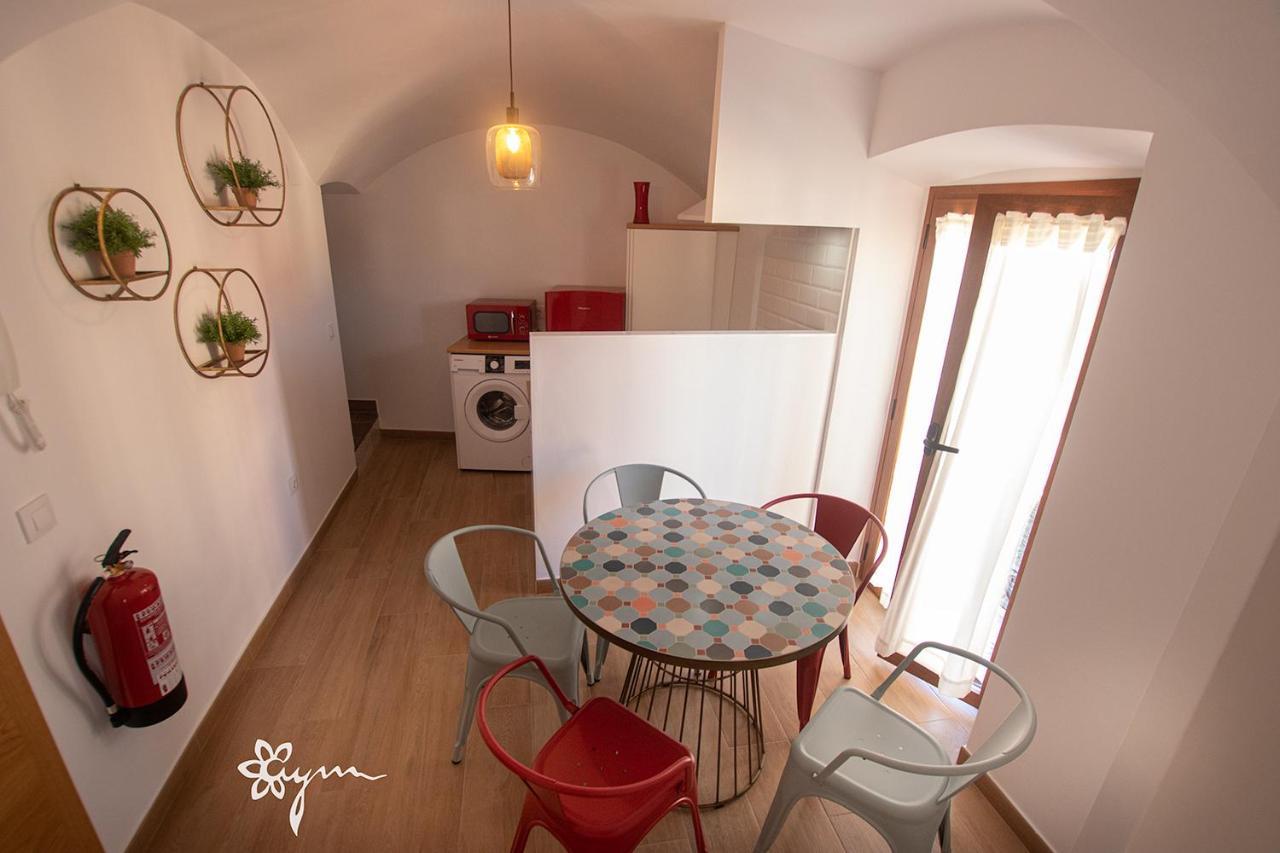 Apartamentos Turisticos Abrilymarzo Caces Dış mekan fotoğraf